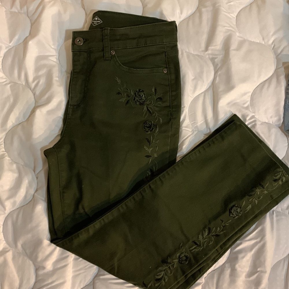 St Johns Bay Size 8 Straight Leg Ankle Cropped Dark Green - Picture 11 of 11